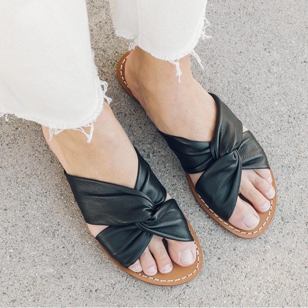 Soludos Clara beach slides - size 9, black, hardly worn!